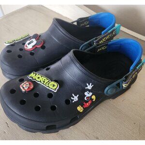 Crocs Disney Mickey Mouse Clogs. Mens Size 6 / Womens Size 8. Disneyland Unisex